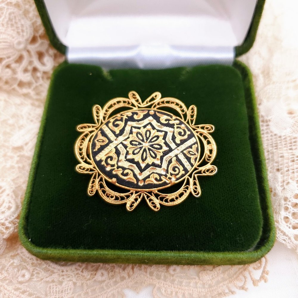 Vintage Damascene Filigree Brooch, Gold Tone Pin
